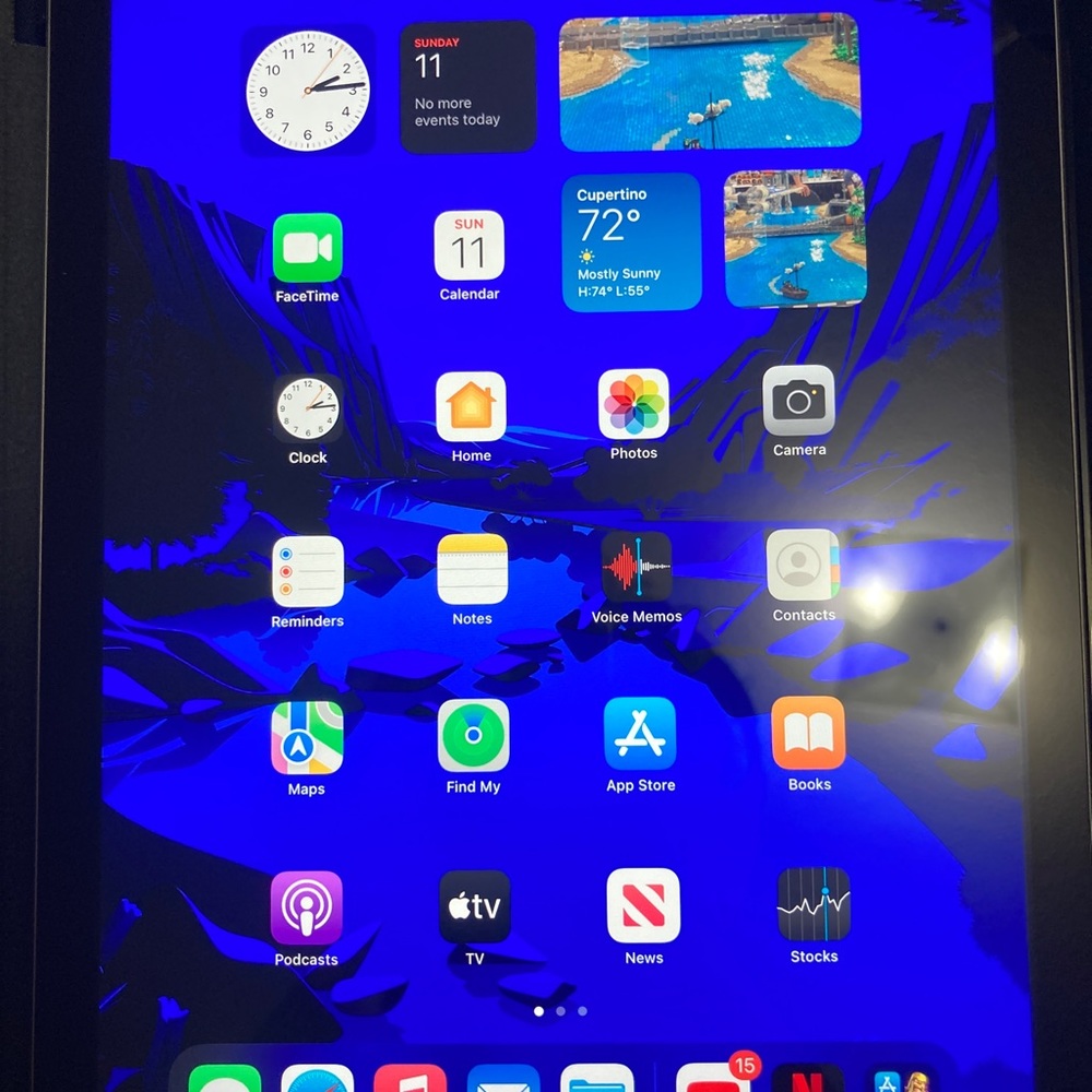 IPad - Picture 3 of 4